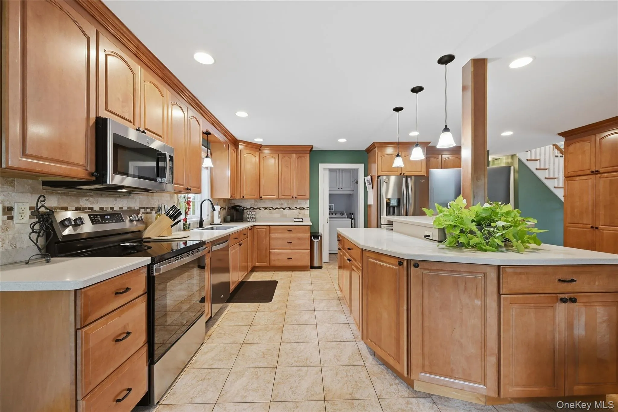 10 Albion Oval, Carmel, NY, 3 Bedrooms Bedrooms, 9 Rooms Rooms,3 BathroomsBathrooms,Residential,For Rent,Albion,0,1056532 10 Albion Oval, Carmel, NY, 3 Bedrooms Bedrooms, 9 Rooms Rooms,3 BathroomsBathrooms,Residential,For Rent,Albion,0,1056532