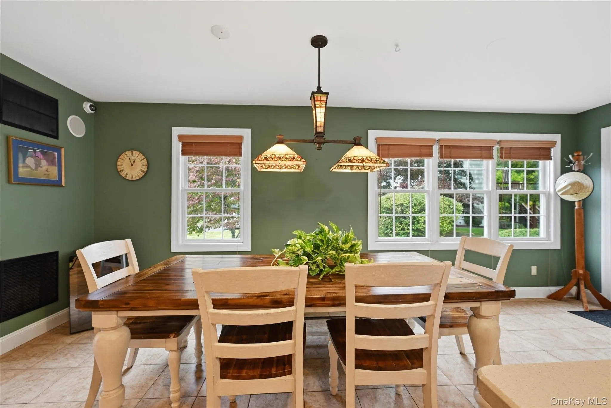 10 Albion Oval, Carmel, NY, 3 Bedrooms Bedrooms, 9 Rooms Rooms,3 BathroomsBathrooms,Residential,For Rent,Albion,0,1056532 10 Albion Oval, Carmel, NY, 3 Bedrooms Bedrooms, 9 Rooms Rooms,3 BathroomsBathrooms,Residential,For Rent,Albion,0,1056532