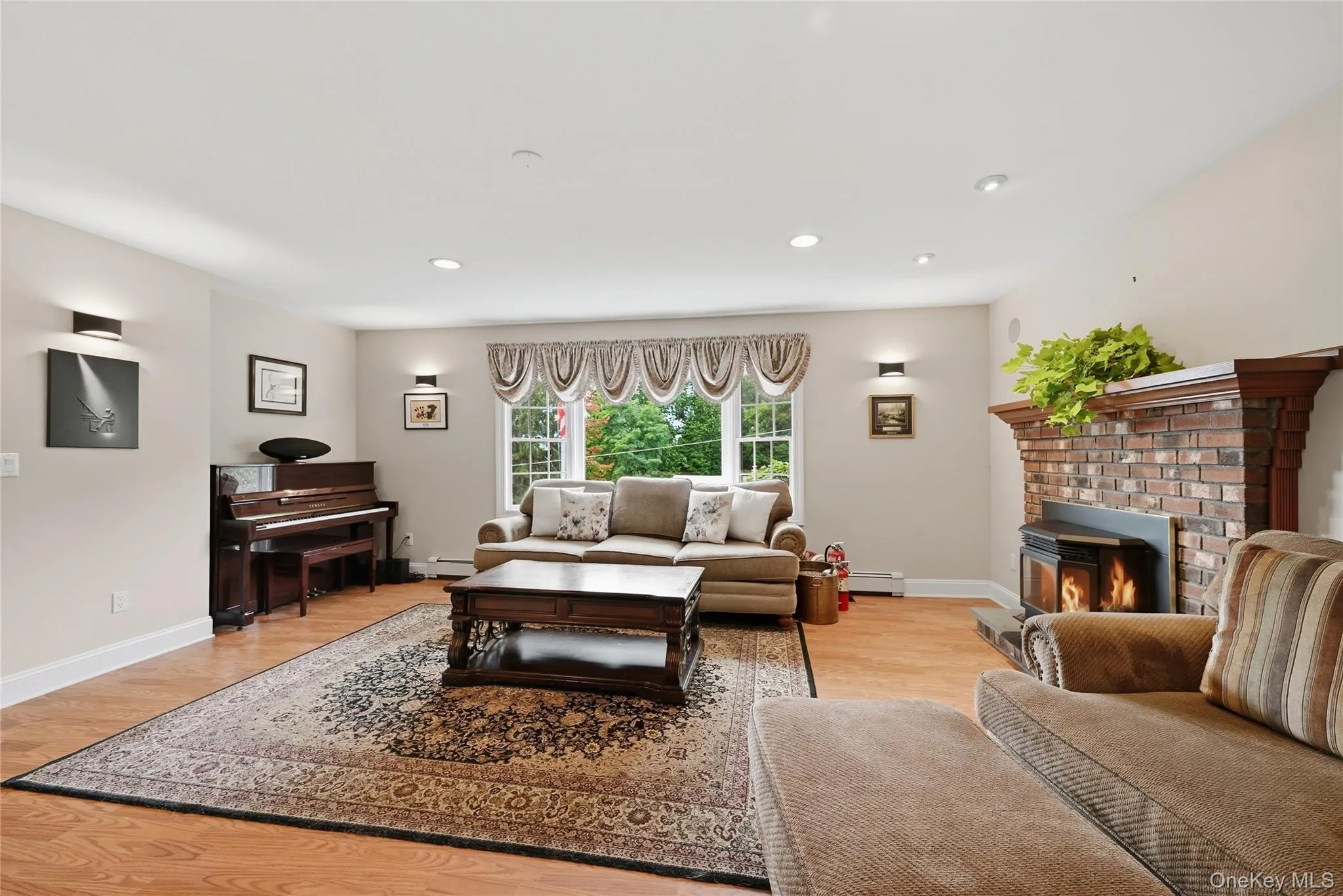 10 Albion Oval, Carmel, NY, 3 Bedrooms Bedrooms, 9 Rooms Rooms,3 BathroomsBathrooms,Residential,For Rent,Albion,0,1056532 10 Albion Oval, Carmel, NY, 3 Bedrooms Bedrooms, 9 Rooms Rooms,3 BathroomsBathrooms,Residential,For Rent,Albion,0,1056532