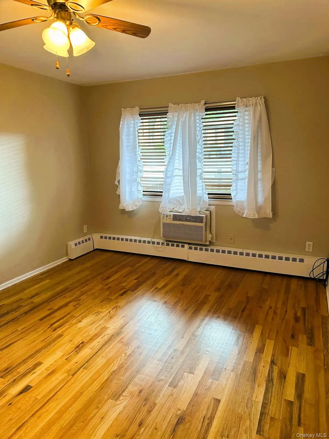 1 Lawrence Park Drive, Orangetown, NY, 1 Bedroom Bedrooms, 5 Room Rooms,1 BathroomBathrooms,Residential Lease,For Rent,Lawrence Park,0,1056535 1 Lawrence Park Drive, Orangetown, NY, 1 Bedroom Bedrooms, 5 Room Rooms,1 BathroomBathrooms,Residential Lease,For Rent,Lawrence Park,0,1056535