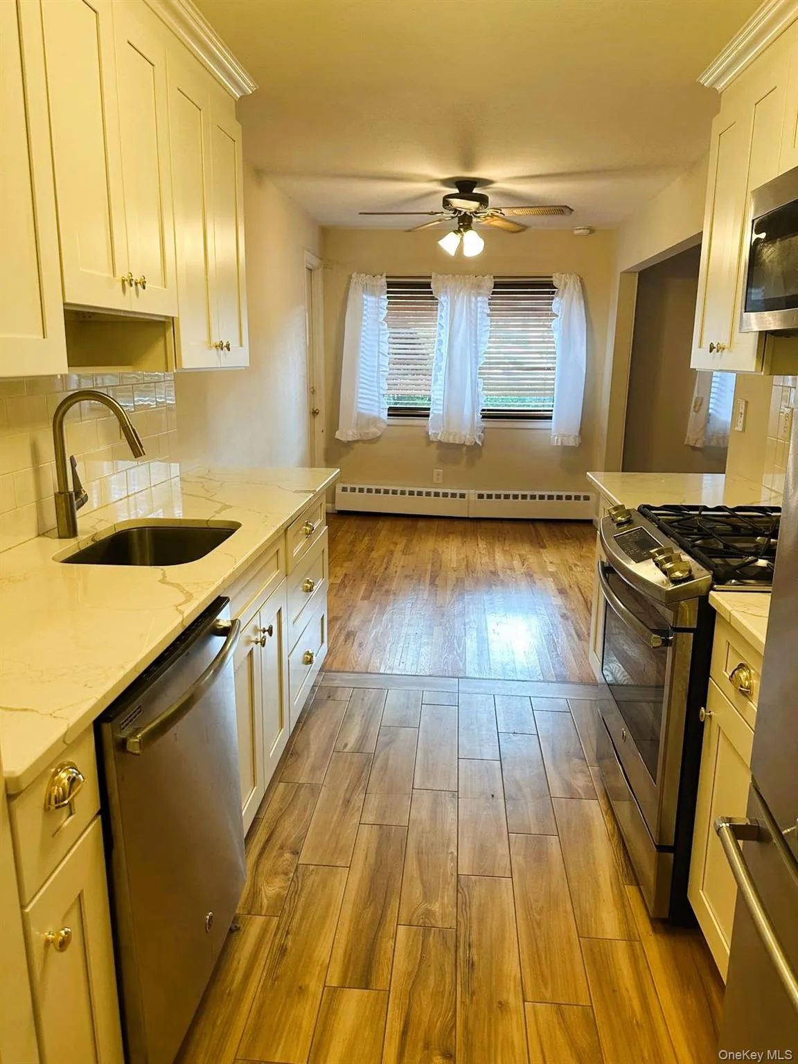 1 Lawrence Park Drive, Orangetown, NY, 1 Bedroom Bedrooms, 5 Room Rooms,1 BathroomBathrooms,Residential Lease,For Rent,Lawrence Park,0,1056535 1 Lawrence Park Drive, Orangetown, NY, 1 Bedroom Bedrooms, 5 Room Rooms,1 BathroomBathrooms,Residential Lease,For Rent,Lawrence Park,0,1056535