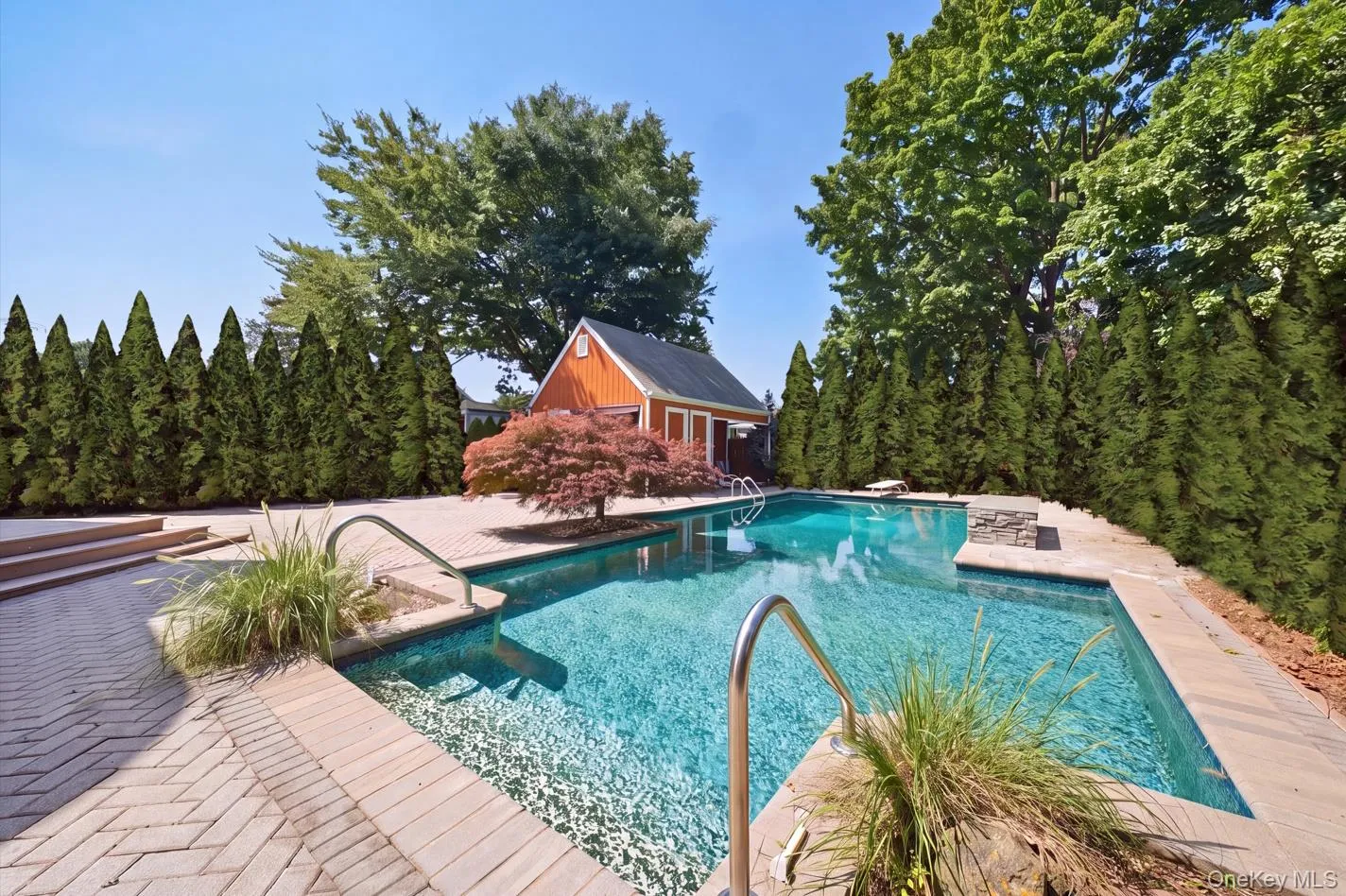 Private Resort with Pool House Private Resort with Pool House