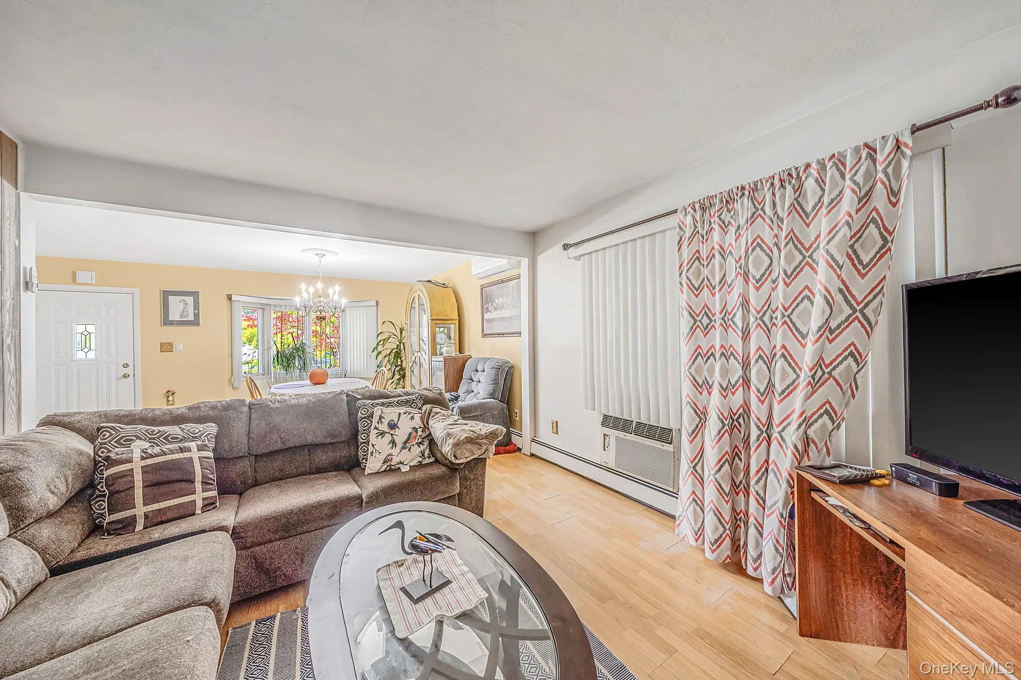 19 Curve Lane, Hempstead, NY, 3 Bedrooms Bedrooms, 7 Rooms Rooms,2 BathroomsBathrooms,Residential,For Rent,Curve,0,1056542 19 Curve Lane, Hempstead, NY, 3 Bedrooms Bedrooms, 7 Rooms Rooms,2 BathroomsBathrooms,Residential,For Rent,Curve,0,1056542