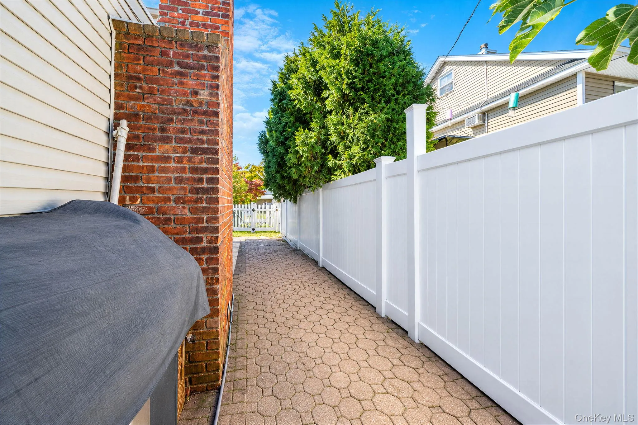 19 Curve Lane, Hempstead, NY, 3 Bedrooms Bedrooms, 7 Rooms Rooms,2 BathroomsBathrooms,Residential,For Rent,Curve,0,1056542 19 Curve Lane, Hempstead, NY, 3 Bedrooms Bedrooms, 7 Rooms Rooms,2 BathroomsBathrooms,Residential,For Rent,Curve,0,1056542