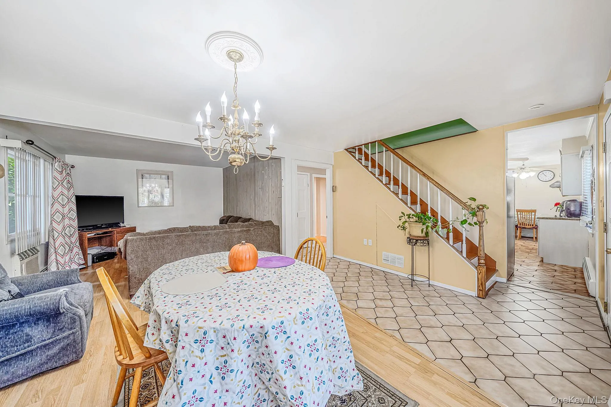 19 Curve Lane, Hempstead, NY, 3 Bedrooms Bedrooms, 7 Rooms Rooms,2 BathroomsBathrooms,Residential,For Rent,Curve,0,1056542 19 Curve Lane, Hempstead, NY, 3 Bedrooms Bedrooms, 7 Rooms Rooms,2 BathroomsBathrooms,Residential,For Rent,Curve,0,1056542
