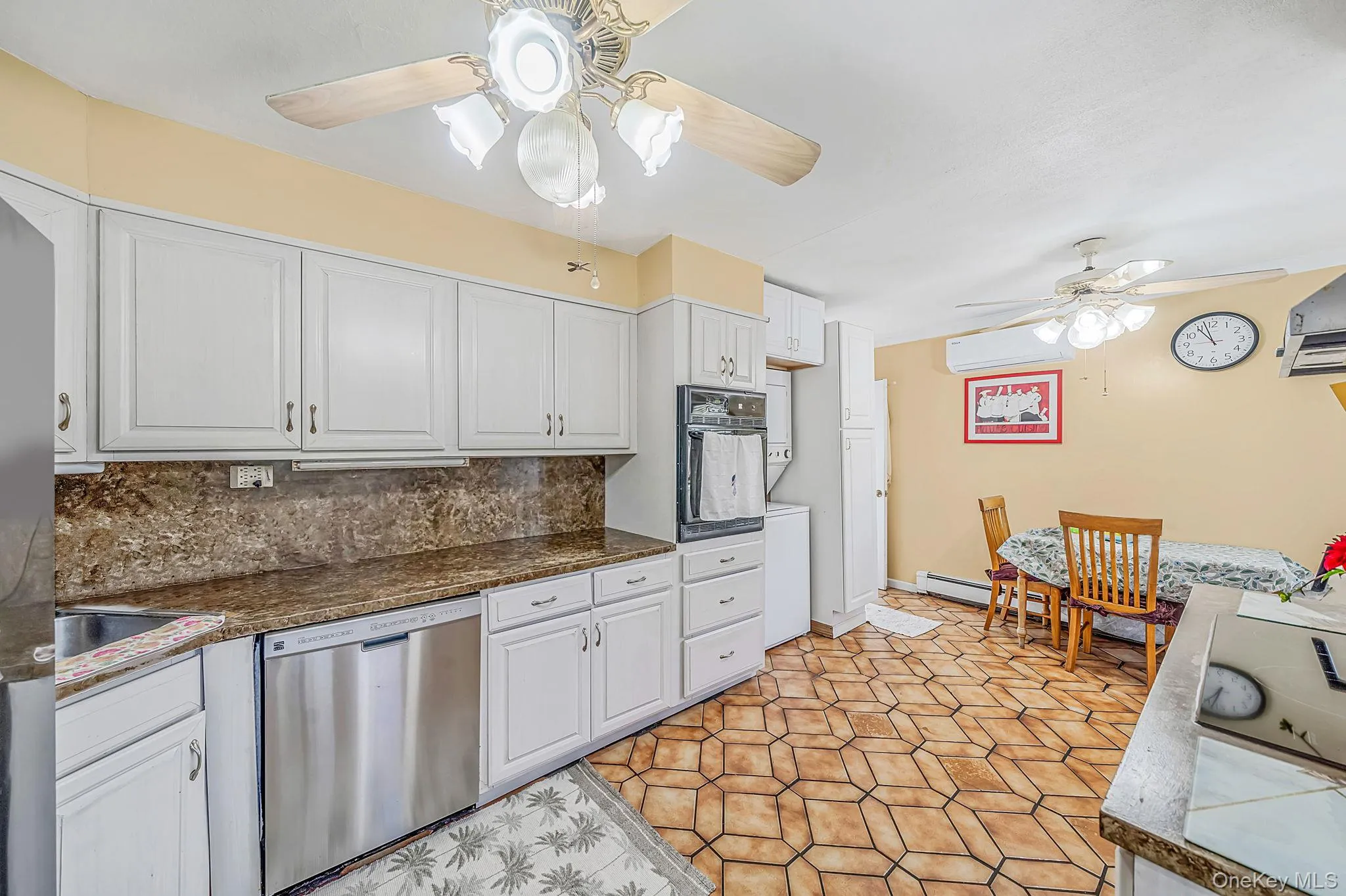 19 Curve Lane, Hempstead, NY, 3 Bedrooms Bedrooms, 7 Rooms Rooms,2 BathroomsBathrooms,Residential,For Rent,Curve,0,1056542 19 Curve Lane, Hempstead, NY, 3 Bedrooms Bedrooms, 7 Rooms Rooms,2 BathroomsBathrooms,Residential,For Rent,Curve,0,1056542