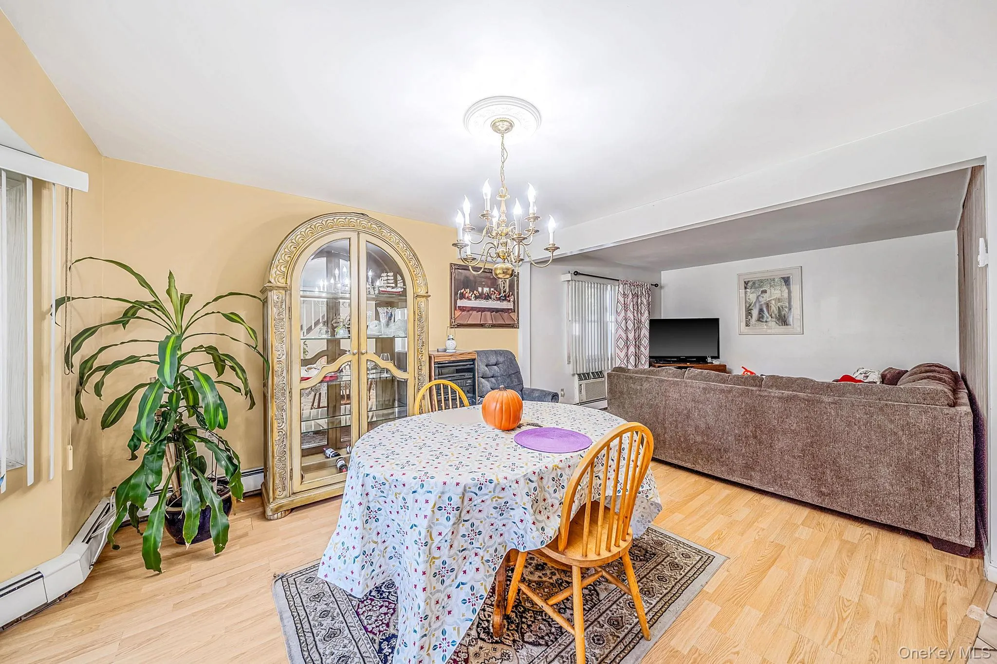 19 Curve Lane, Hempstead, NY, 3 Bedrooms Bedrooms, 7 Rooms Rooms,2 BathroomsBathrooms,Residential,For Rent,Curve,0,1056542 19 Curve Lane, Hempstead, NY, 3 Bedrooms Bedrooms, 7 Rooms Rooms,2 BathroomsBathrooms,Residential,For Rent,Curve,0,1056542