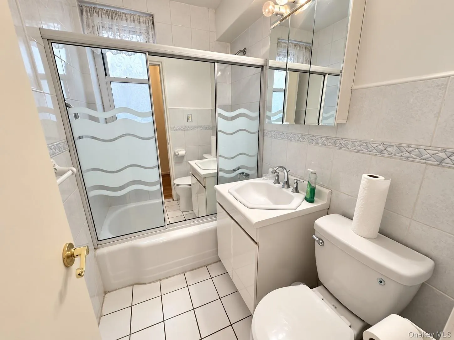 209-15 18th Avenue, New York, NY, 2 Bedrooms Bedrooms, 5 Rooms Rooms,1 BathroomBathrooms,Residential,For Rent,18th,0,1056544 209-15 18th Avenue, New York, NY, 2 Bedrooms Bedrooms, 5 Rooms Rooms,1 BathroomBathrooms,Residential,For Rent,18th,0,1056544
