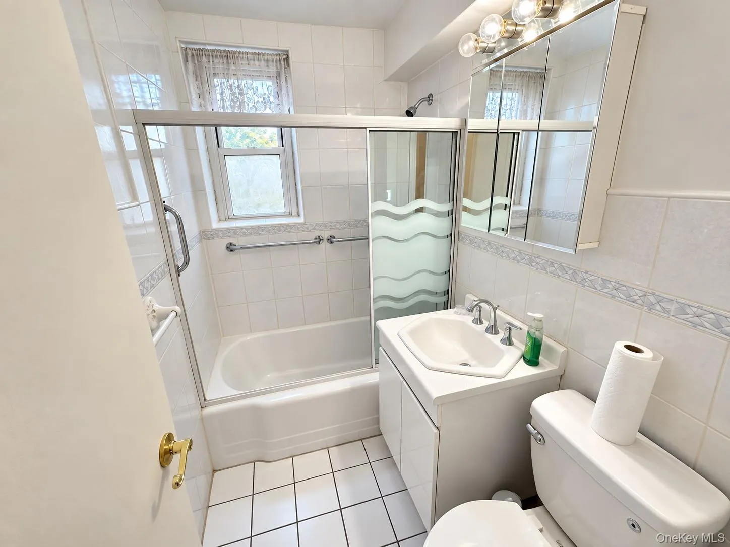 209-15 18th Avenue, New York, NY, 2 Bedrooms Bedrooms, 5 Rooms Rooms,1 BathroomBathrooms,Residential,For Rent,18th,0,1056544 209-15 18th Avenue, New York, NY, 2 Bedrooms Bedrooms, 5 Rooms Rooms,1 BathroomBathrooms,Residential,For Rent,18th,0,1056544