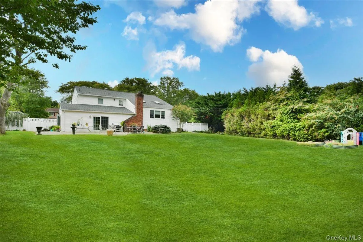 17 Greenvale Drive, Huntington, NY, 4 Bedrooms Bedrooms, 7 Rooms Rooms,2 BathroomsBathrooms,Residential,For Rent,Greenvale,0,1056547 17 Greenvale Drive, Huntington, NY, 4 Bedrooms Bedrooms, 7 Rooms Rooms,2 BathroomsBathrooms,Residential,For Rent,Greenvale,0,1056547