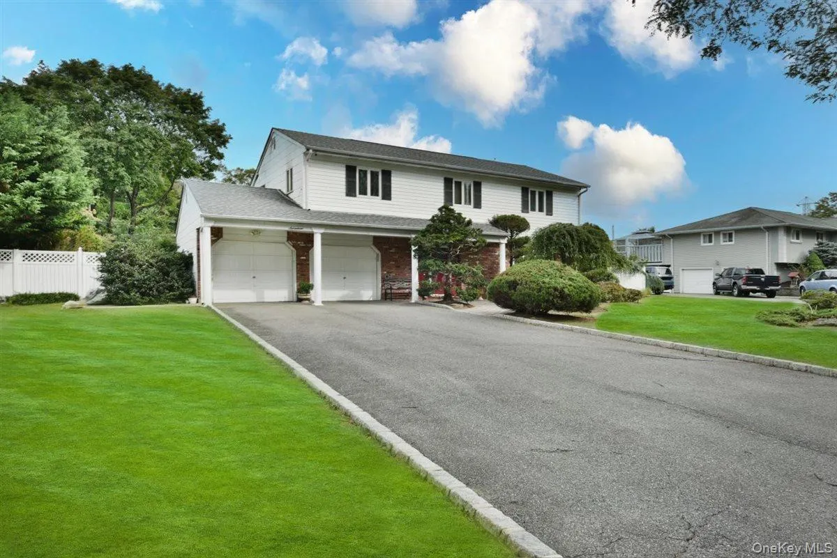 17 Greenvale Drive, Huntington, NY, 4 Bedrooms Bedrooms, 7 Rooms Rooms,2 BathroomsBathrooms,Residential,For Rent,Greenvale,0,1056547 17 Greenvale Drive, Huntington, NY, 4 Bedrooms Bedrooms, 7 Rooms Rooms,2 BathroomsBathrooms,Residential,For Rent,Greenvale,0,1056547