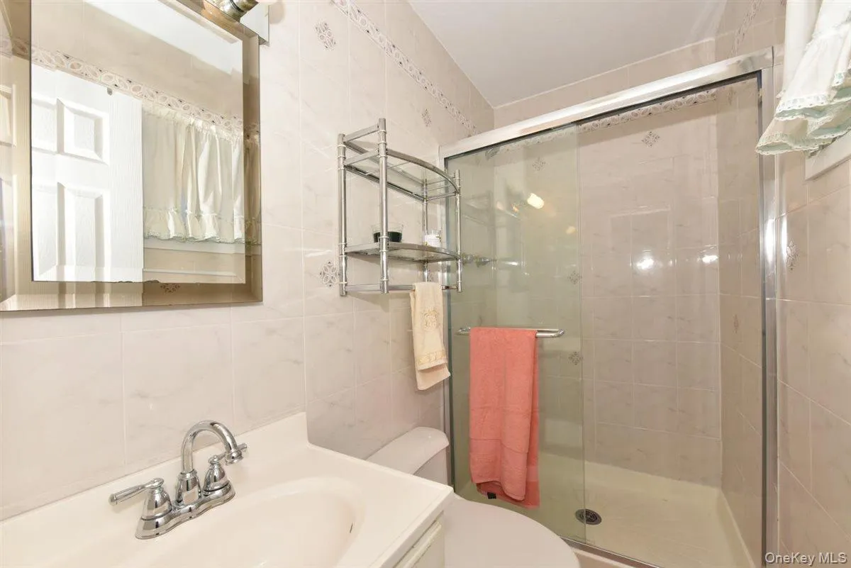 17 Greenvale Drive, Huntington, NY, 4 Bedrooms Bedrooms, 7 Rooms Rooms,2 BathroomsBathrooms,Residential,For Rent,Greenvale,0,1056547 17 Greenvale Drive, Huntington, NY, 4 Bedrooms Bedrooms, 7 Rooms Rooms,2 BathroomsBathrooms,Residential,For Rent,Greenvale,0,1056547