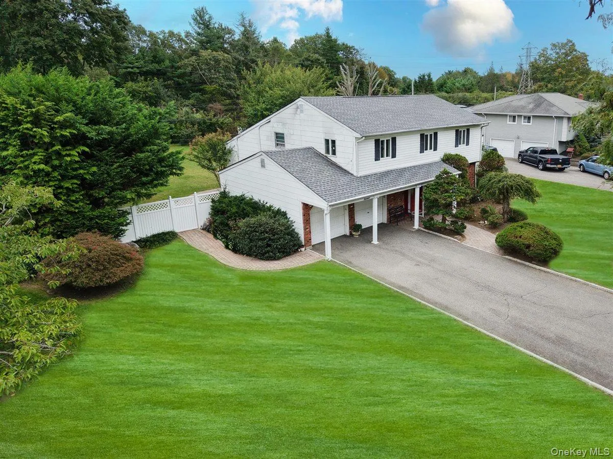 17 Greenvale Drive, Huntington, NY, 4 Bedrooms Bedrooms, 7 Rooms Rooms,2 BathroomsBathrooms,Residential,For Rent,Greenvale,0,1056547 17 Greenvale Drive, Huntington, NY, 4 Bedrooms Bedrooms, 7 Rooms Rooms,2 BathroomsBathrooms,Residential,For Rent,Greenvale,0,1056547
