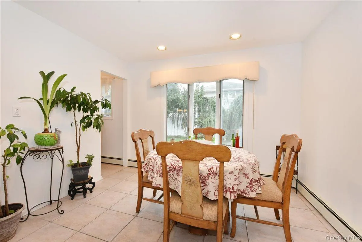 17 Greenvale Drive, Huntington, NY, 4 Bedrooms Bedrooms, 7 Rooms Rooms,2 BathroomsBathrooms,Residential,For Rent,Greenvale,0,1056547 17 Greenvale Drive, Huntington, NY, 4 Bedrooms Bedrooms, 7 Rooms Rooms,2 BathroomsBathrooms,Residential,For Rent,Greenvale,0,1056547