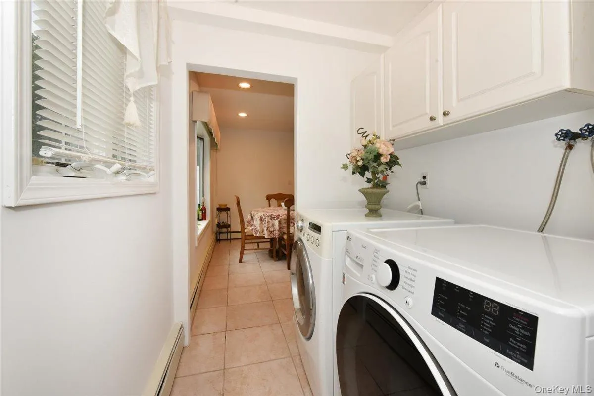 17 Greenvale Drive, Huntington, NY, 4 Bedrooms Bedrooms, 7 Rooms Rooms,2 BathroomsBathrooms,Residential,For Rent,Greenvale,0,1056547 17 Greenvale Drive, Huntington, NY, 4 Bedrooms Bedrooms, 7 Rooms Rooms,2 BathroomsBathrooms,Residential,For Rent,Greenvale,0,1056547