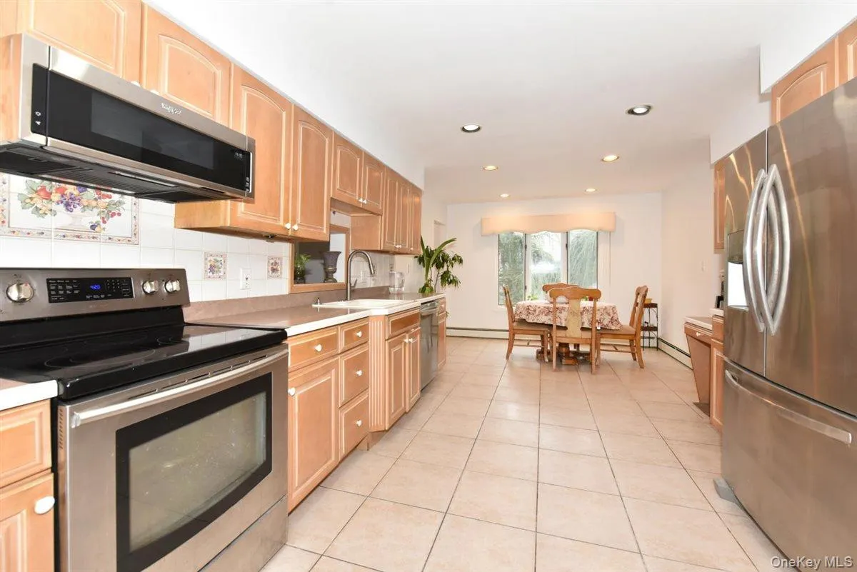 17 Greenvale Drive, Huntington, NY, 4 Bedrooms Bedrooms, 7 Rooms Rooms,2 BathroomsBathrooms,Residential,For Rent,Greenvale,0,1056547 17 Greenvale Drive, Huntington, NY, 4 Bedrooms Bedrooms, 7 Rooms Rooms,2 BathroomsBathrooms,Residential,For Rent,Greenvale,0,1056547