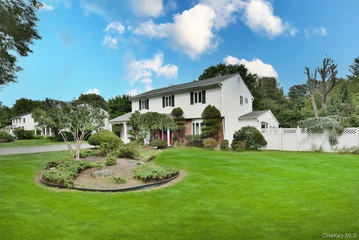 17 Greenvale Drive, Huntington, NY, 4 Bedrooms Bedrooms, 7 Rooms Rooms,2 BathroomsBathrooms,Residential,For Rent,Greenvale,0,1056547 17 Greenvale Drive, Huntington, NY, 4 Bedrooms Bedrooms, 7 Rooms Rooms,2 BathroomsBathrooms,Residential,For Rent,Greenvale,0,1056547