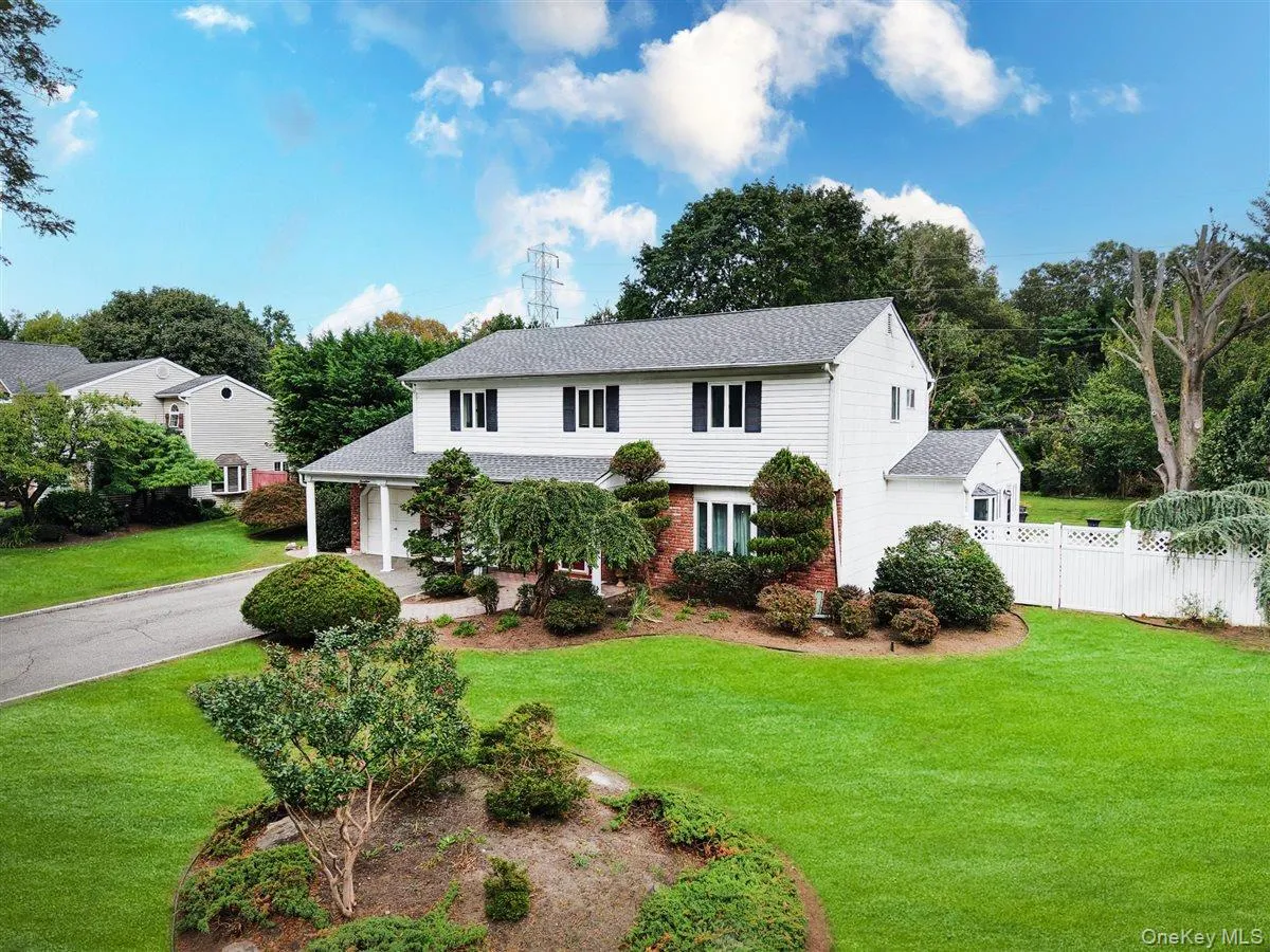 17 Greenvale Drive, Huntington, NY, 4 Bedrooms Bedrooms, 7 Rooms Rooms,2 BathroomsBathrooms,Residential,For Rent,Greenvale,0,1056547 17 Greenvale Drive, Huntington, NY, 4 Bedrooms Bedrooms, 7 Rooms Rooms,2 BathroomsBathrooms,Residential,For Rent,Greenvale,0,1056547