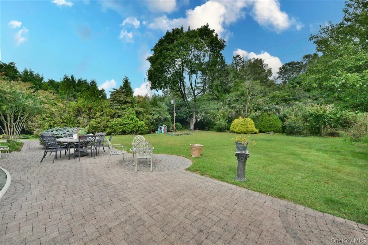 17 Greenvale Drive, Huntington, NY, 4 Bedrooms Bedrooms, 7 Rooms Rooms,2 BathroomsBathrooms,Residential,For Rent,Greenvale,0,1056547 17 Greenvale Drive, Huntington, NY, 4 Bedrooms Bedrooms, 7 Rooms Rooms,2 BathroomsBathrooms,Residential,For Rent,Greenvale,0,1056547