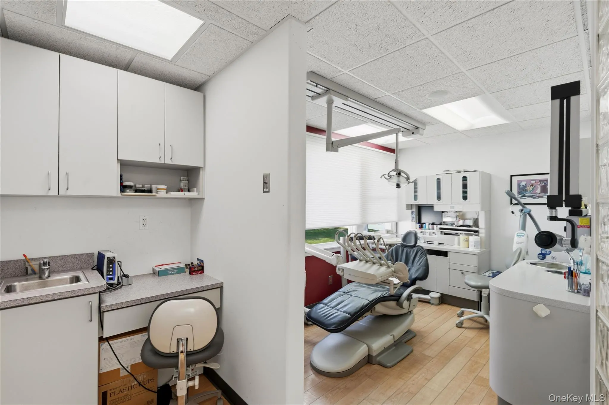 Dental Office 1st Operatory & Sink/Desk Area! Dental Office 1st Operatory & Sink/Desk Area!