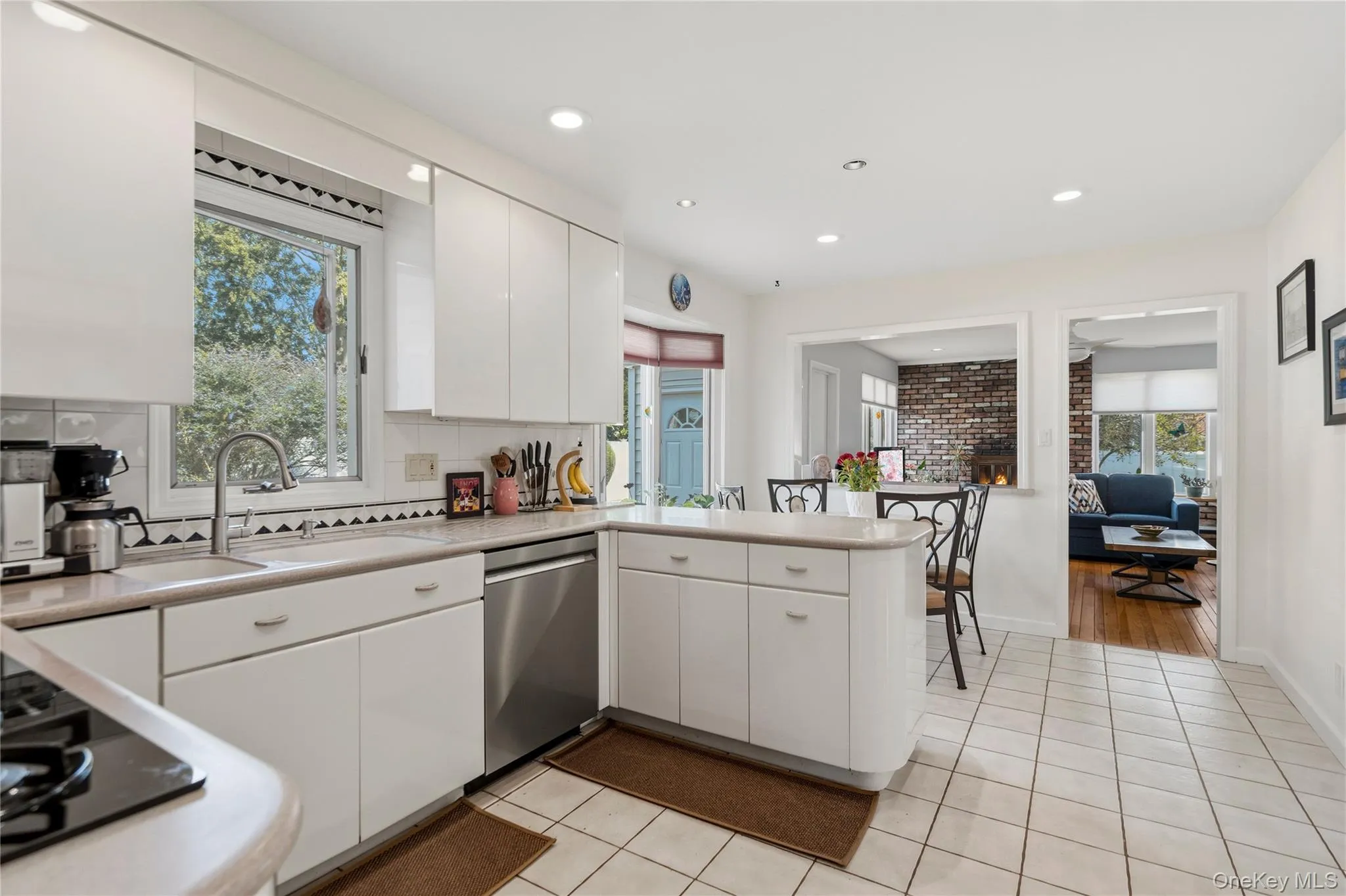 Very Large Eat-In-Kitchen! See Floor Plan Dimensions! Very Large Eat-In-Kitchen! See Floor Plan Dimensions!