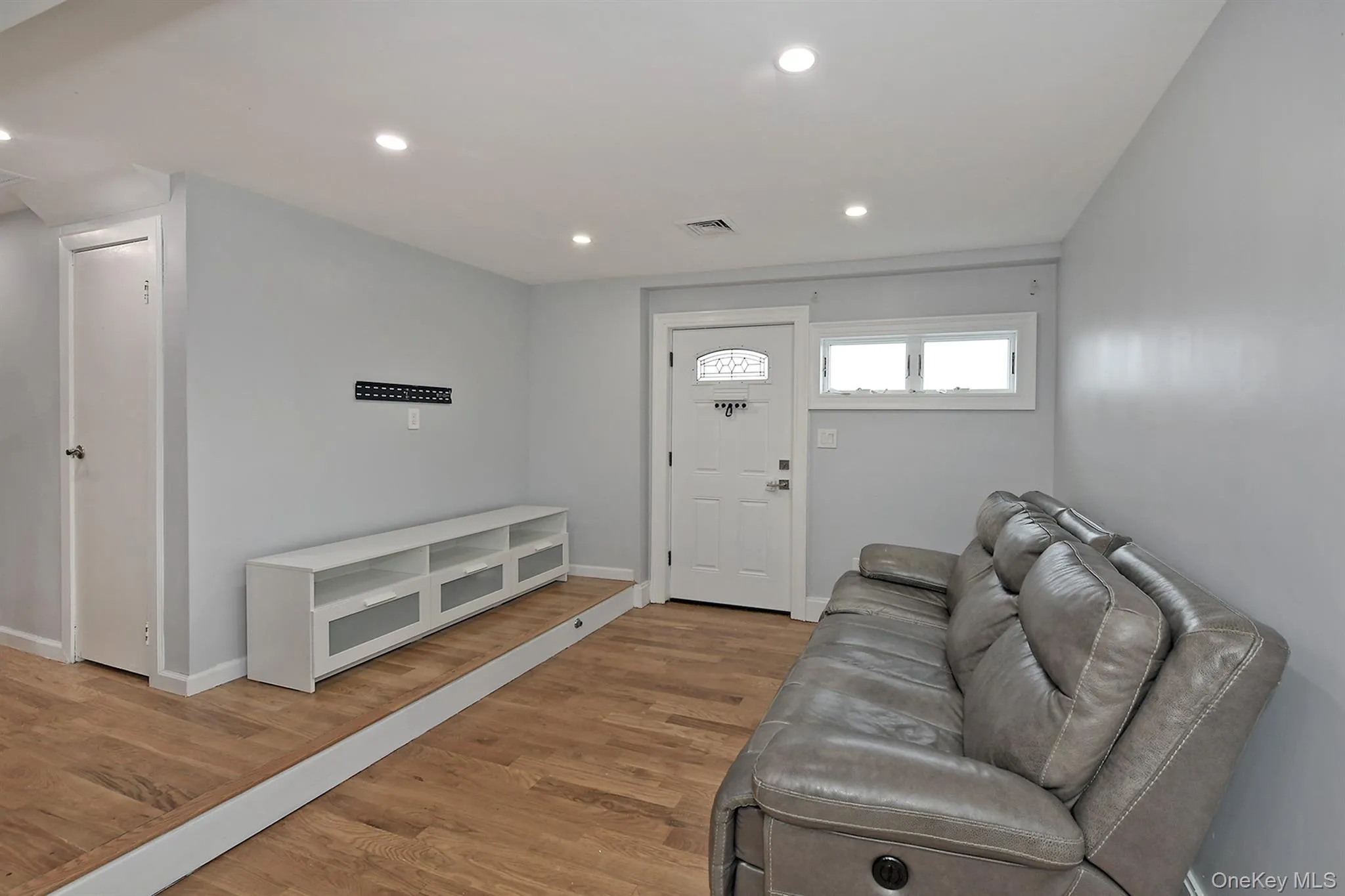 105 Lewis Avenue, Babylon, NY, 4 Bedrooms Bedrooms, 9 Rooms Rooms,3 BathroomsBathrooms,Residential,For Rent,Lewis,0,1056554 105 Lewis Avenue, Babylon, NY, 4 Bedrooms Bedrooms, 9 Rooms Rooms,3 BathroomsBathrooms,Residential,For Rent,Lewis,0,1056554