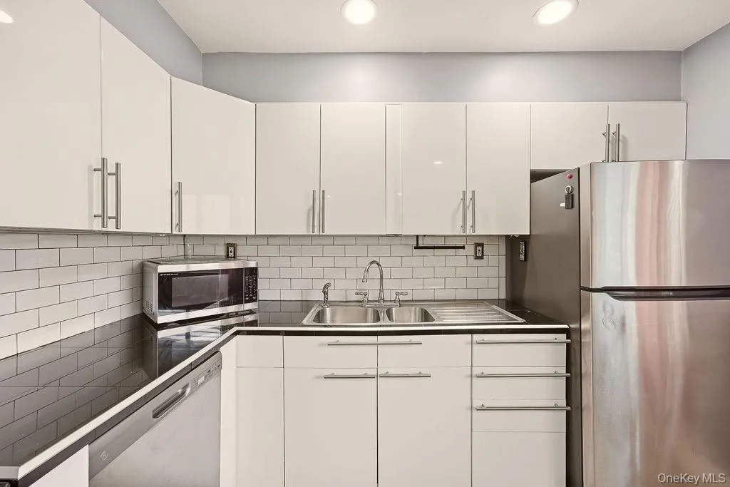 40 4th Street, Brookhaven, NY, 1 Bedroom Bedrooms, 4 Rooms Rooms,1 BathroomBathrooms,Residential,For Rent,4th,0,1056564 40 4th Street, Brookhaven, NY, 1 Bedroom Bedrooms, 4 Rooms Rooms,1 BathroomBathrooms,Residential,For Rent,4th,0,1056564