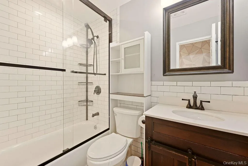 40 4th Street, Brookhaven, NY, 1 Bedroom Bedrooms, 4 Rooms Rooms,1 BathroomBathrooms,Residential,For Rent,4th,0,1056564 40 4th Street, Brookhaven, NY, 1 Bedroom Bedrooms, 4 Rooms Rooms,1 BathroomBathrooms,Residential,For Rent,4th,0,1056564