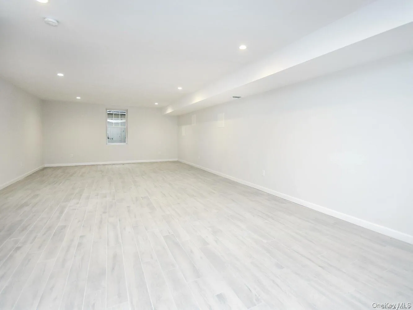33 Marwood, North Hempstead, NY, 4 Bedrooms Bedrooms, 7 Rooms Rooms,2 BathroomsBathrooms,Residential Lease,For Rent,Marwood,0,1056590 33 Marwood, North Hempstead, NY, 4 Bedrooms Bedrooms, 7 Rooms Rooms,2 BathroomsBathrooms,Residential Lease,For Rent,Marwood,0,1056590