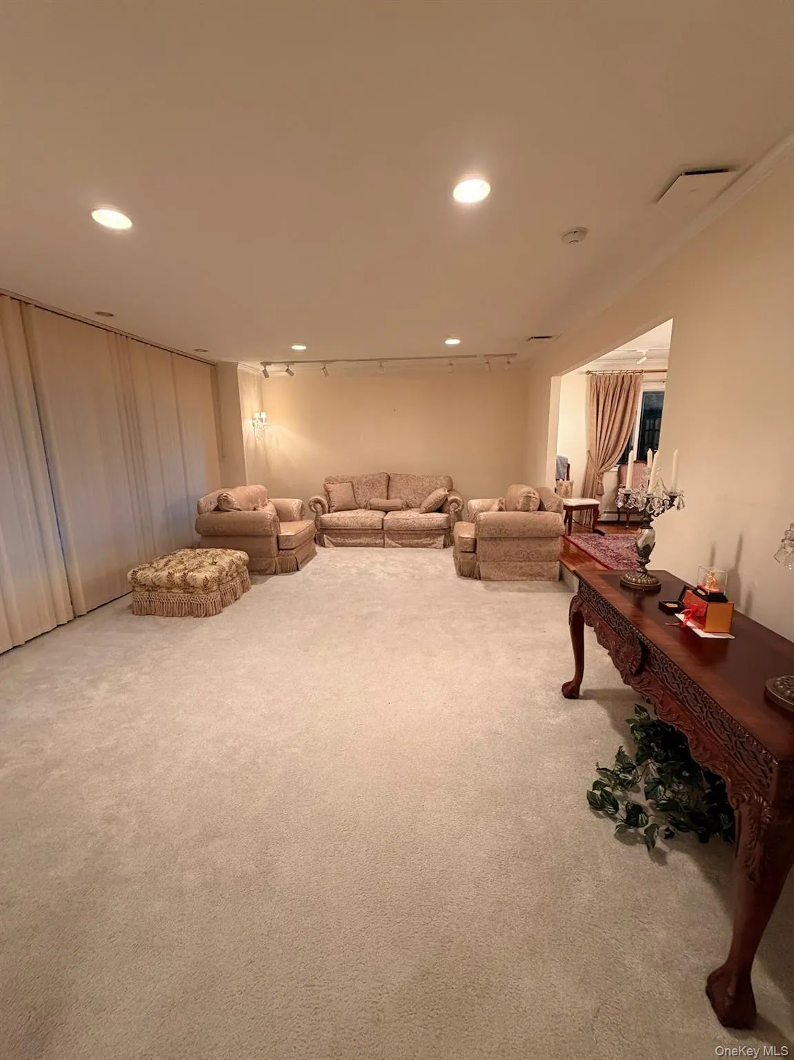 1 Somner Drive, Huntington, NY, 5 Bedrooms Bedrooms, 10 Rooms Rooms,3 BathroomsBathrooms,Residential Lease,For Rent,Somner,0,1056592 1 Somner Drive, Huntington, NY, 5 Bedrooms Bedrooms, 10 Rooms Rooms,3 BathroomsBathrooms,Residential Lease,For Rent,Somner,0,1056592