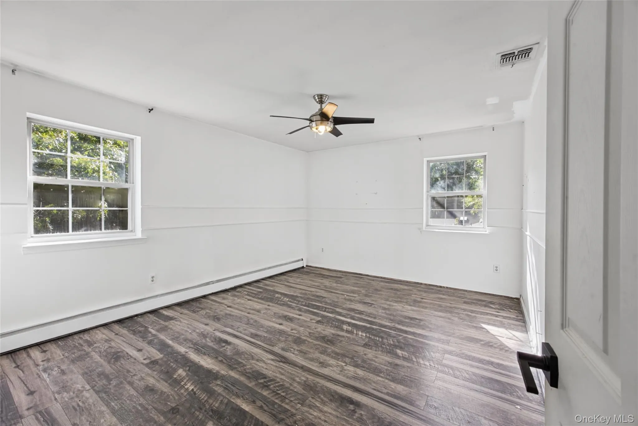 16 Jamaica Avenue, Brookhaven, NY, 4 Bedrooms Bedrooms, 8 Rooms Rooms,3 BathroomsBathrooms,Residential,For Rent,Jamaica,0,1056600 16 Jamaica Avenue, Brookhaven, NY, 4 Bedrooms Bedrooms, 8 Rooms Rooms,3 BathroomsBathrooms,Residential,For Rent,Jamaica,0,1056600
