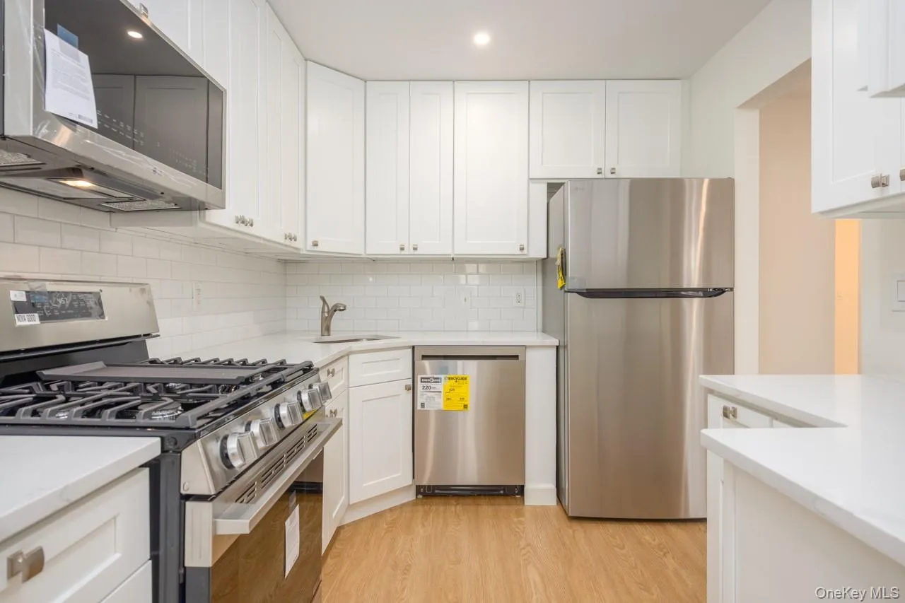 62 Parkside Drive, Ramapo, NY, 2 Bedrooms Bedrooms, 4 Rooms Rooms,1 BathroomBathrooms,Residential,For Rent,Parkside,0,1056602 62 Parkside Drive, Ramapo, NY, 2 Bedrooms Bedrooms, 4 Rooms Rooms,1 BathroomBathrooms,Residential,For Rent,Parkside,0,1056602