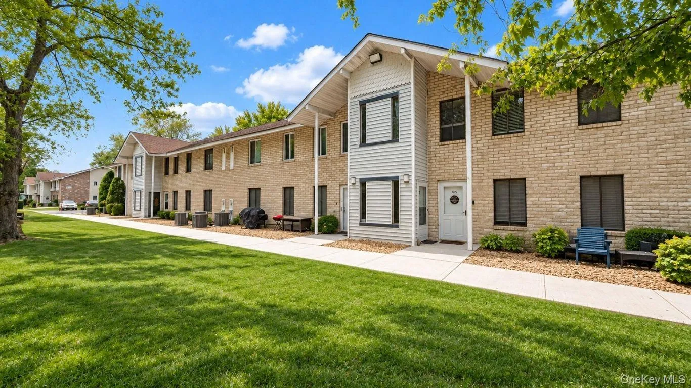 24 Idaho Court, Brookhaven, NY, 1 Bedroom Bedrooms, 5 Rooms Rooms,1 BathroomBathrooms,Residential,For Rent,Idaho Court,0,1056606 24 Idaho Court, Brookhaven, NY, 1 Bedroom Bedrooms, 5 Rooms Rooms,1 BathroomBathrooms,Residential,For Rent,Idaho Court,0,1056606