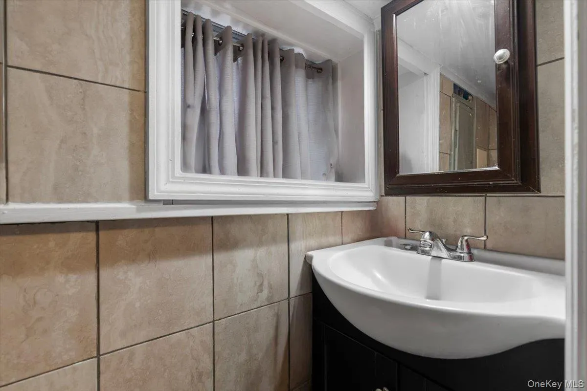 178 Winfred Avenue, Yonkers, NY, 3 Bedrooms Bedrooms, 6 Rooms Rooms,2 BathroomsBathrooms,Residential,For Rent,Winfred,0,1056616 178 Winfred Avenue, Yonkers, NY, 3 Bedrooms Bedrooms, 6 Rooms Rooms,2 BathroomsBathrooms,Residential,For Rent,Winfred,0,1056616