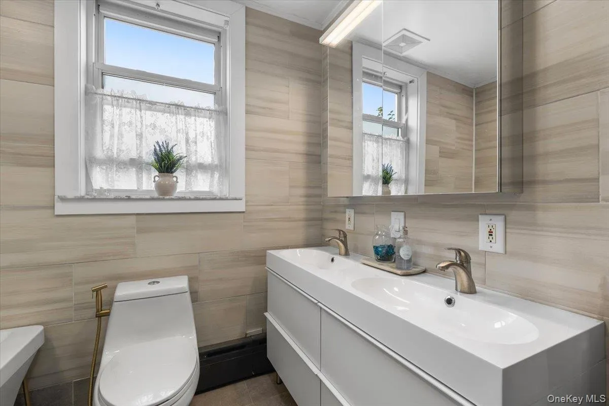178 Winfred Avenue, Yonkers, NY, 3 Bedrooms Bedrooms, 6 Rooms Rooms,2 BathroomsBathrooms,Residential,For Rent,Winfred,0,1056616 178 Winfred Avenue, Yonkers, NY, 3 Bedrooms Bedrooms, 6 Rooms Rooms,2 BathroomsBathrooms,Residential,For Rent,Winfred,0,1056616