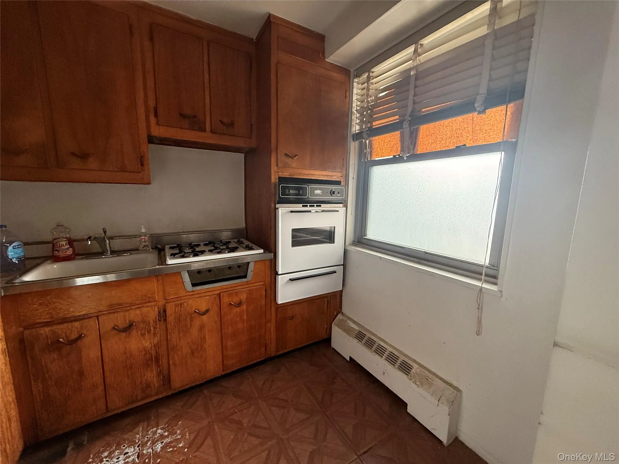61-25 97th Street, New York, NY, 1 Bedroom Bedrooms, 3 Rooms Rooms,1 BathroomBathrooms,Residential,For Rent,97th,0,1056620 61-25 97th Street, New York, NY, 1 Bedroom Bedrooms, 3 Rooms Rooms,1 BathroomBathrooms,Residential,For Rent,97th,0,1056620
