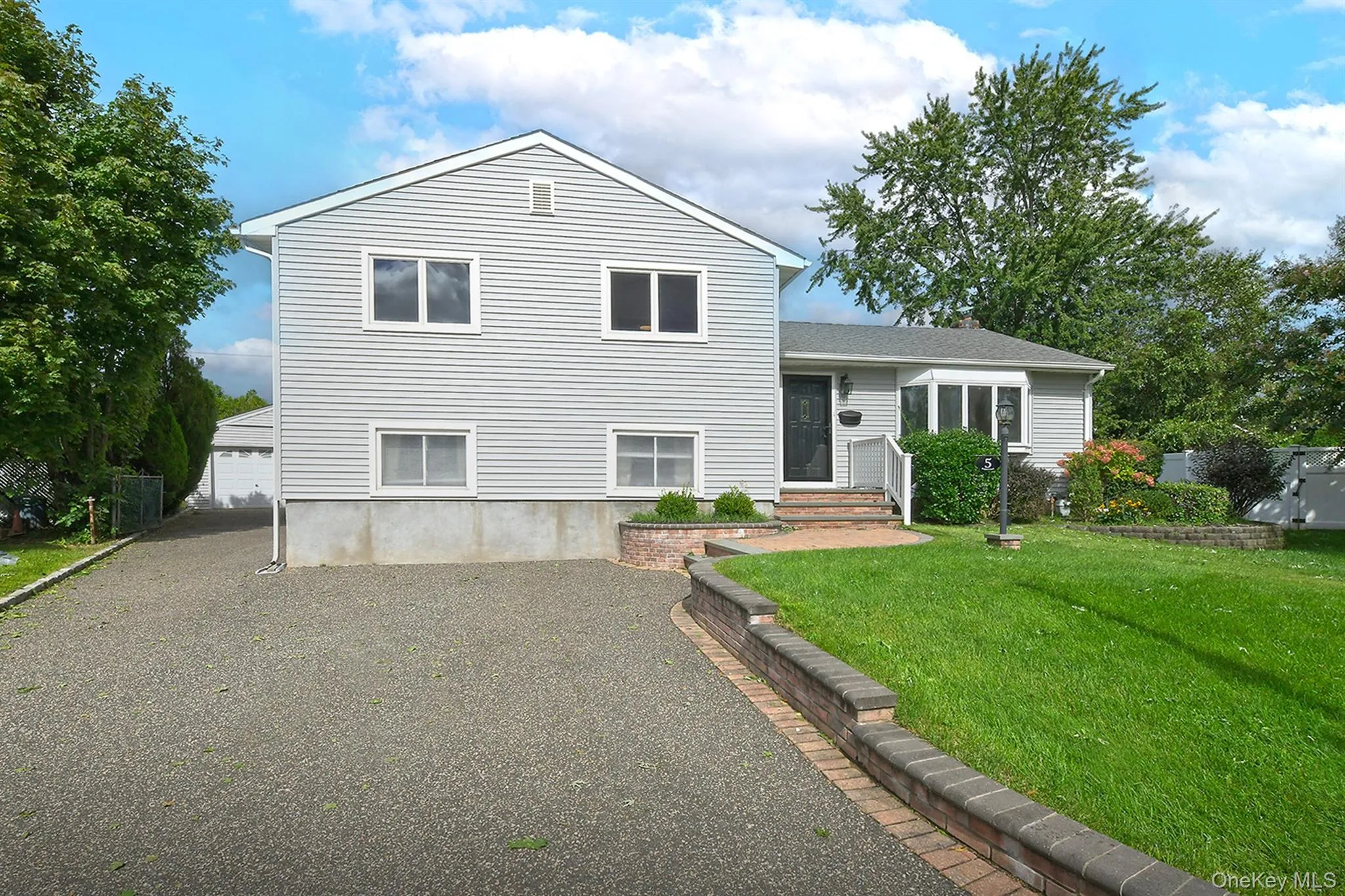 5 Robin Court, Oyster Bay, NY, 3 Bedrooms Bedrooms, 7 Rooms Rooms,2 BathroomsBathrooms,Residential,For Rent,Robin,0,1056635 5 Robin Court, Oyster Bay, NY, 3 Bedrooms Bedrooms, 7 Rooms Rooms,2 BathroomsBathrooms,Residential,For Rent,Robin,0,1056635