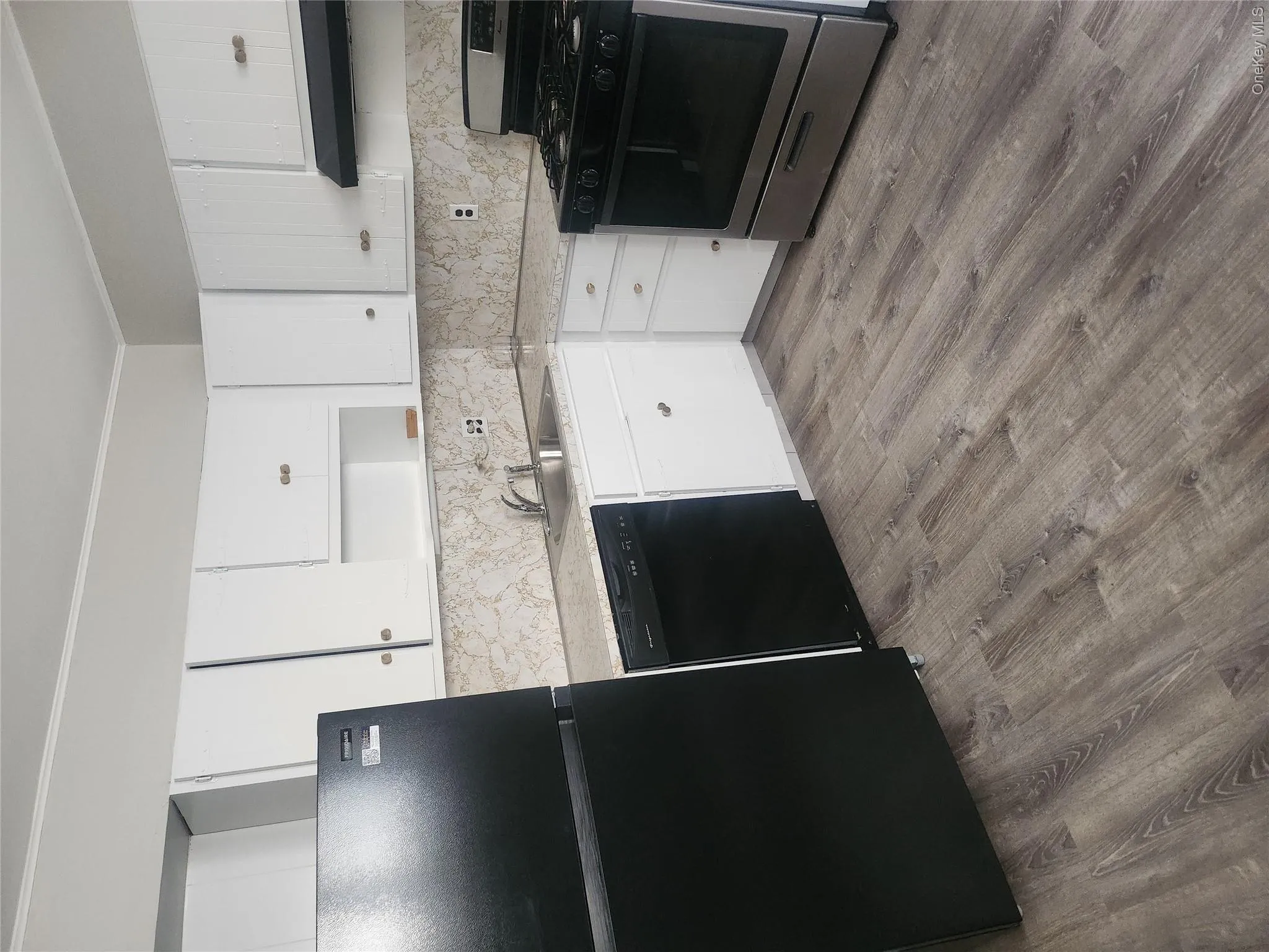 259-30 61st Avenue, New York, NY, 3 Bedroom Bedrooms, 7 Room Rooms,1 BathroomBathrooms,Residential Lease,For Rent,61st,0,1056636 259-30 61st Avenue, New York, NY, 3 Bedroom Bedrooms, 7 Room Rooms,1 BathroomBathrooms,Residential Lease,For Rent,61st,0,1056636