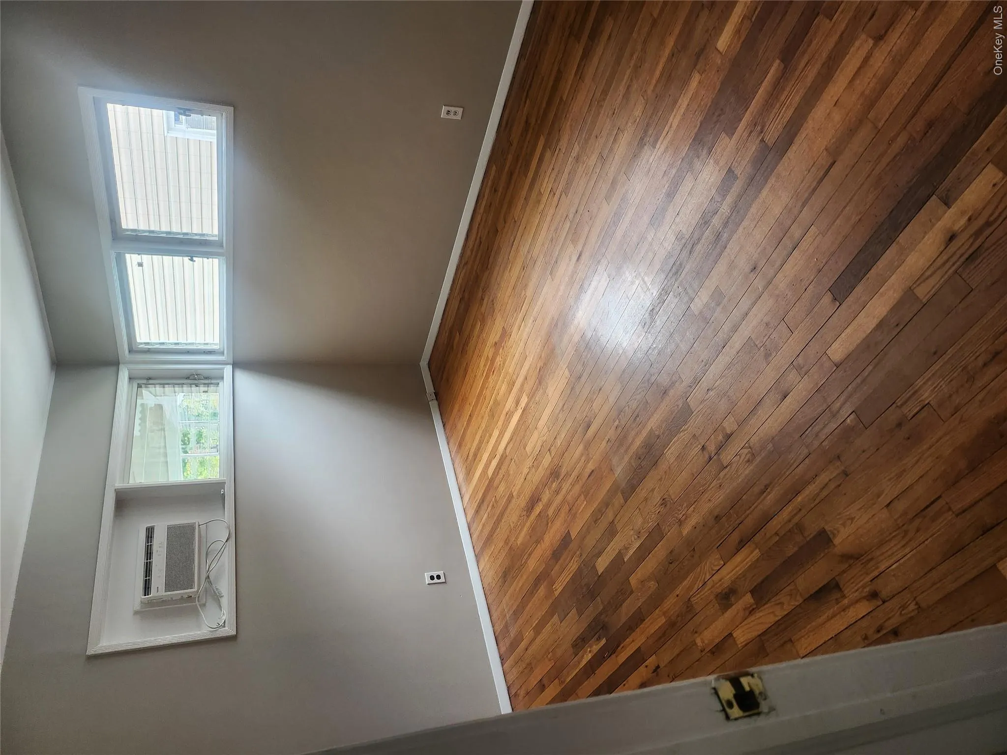 259-30 61st Avenue, New York, NY, 3 Bedroom Bedrooms, 7 Room Rooms,1 BathroomBathrooms,Residential Lease,For Rent,61st,0,1056636 259-30 61st Avenue, New York, NY, 3 Bedroom Bedrooms, 7 Room Rooms,1 BathroomBathrooms,Residential Lease,For Rent,61st,0,1056636