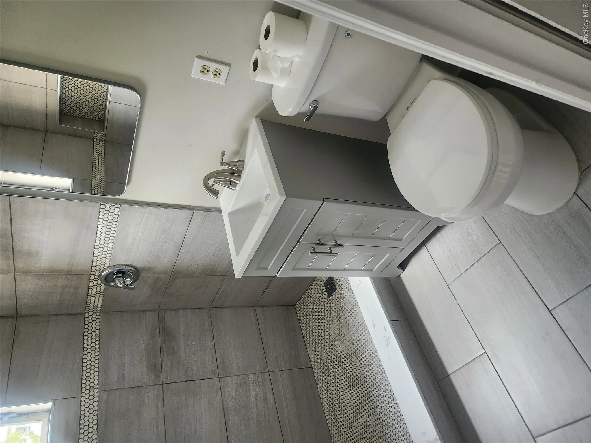 259-30 61st Avenue, New York, NY, 3 Bedroom Bedrooms, 7 Room Rooms,1 BathroomBathrooms,Residential Lease,For Rent,61st,0,1056636 259-30 61st Avenue, New York, NY, 3 Bedroom Bedrooms, 7 Room Rooms,1 BathroomBathrooms,Residential Lease,For Rent,61st,0,1056636