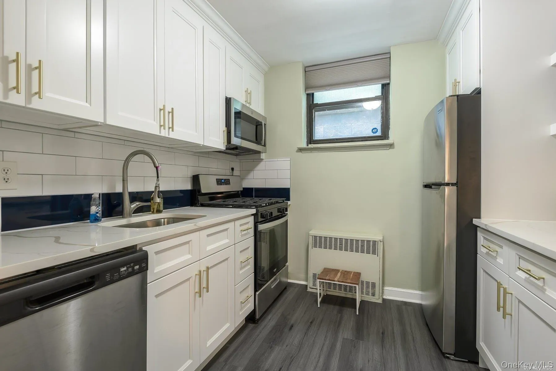 331 Main Street, North Hempstead, NY, 2 Room Rooms,1 BathroomBathrooms,Residential Lease,For Rent,Main,0,1056639 331 Main Street, North Hempstead, NY, 2 Room Rooms,1 BathroomBathrooms,Residential Lease,For Rent,Main,0,1056639