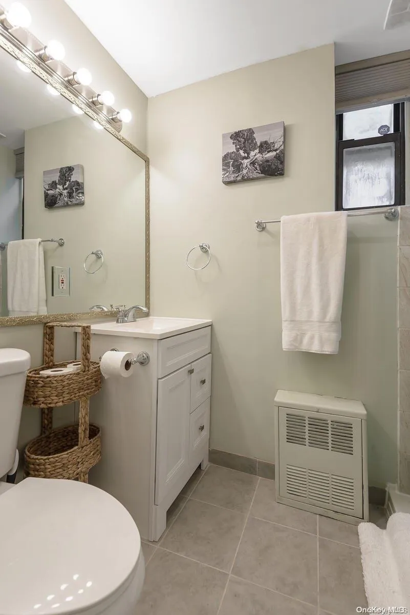 331 Main Street, North Hempstead, NY, 2 Room Rooms,1 BathroomBathrooms,Residential Lease,For Rent,Main,0,1056639 331 Main Street, North Hempstead, NY, 2 Room Rooms,1 BathroomBathrooms,Residential Lease,For Rent,Main,0,1056639