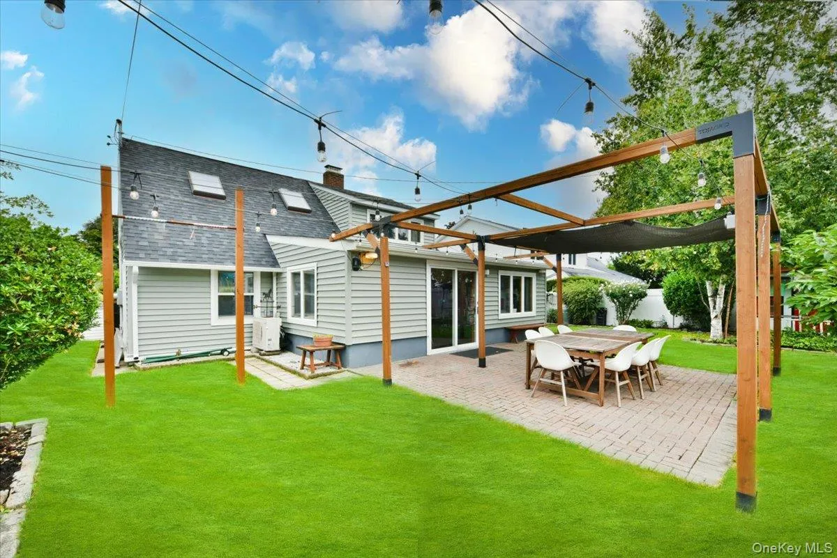 17 Woodpecker Lane, Hempstead, NY, 4 Bedrooms Bedrooms, 10 Rooms Rooms,2 BathroomsBathrooms,Residential,For Rent,Woodpecker,0,1056640 17 Woodpecker Lane, Hempstead, NY, 4 Bedrooms Bedrooms, 10 Rooms Rooms,2 BathroomsBathrooms,Residential,For Rent,Woodpecker,0,1056640