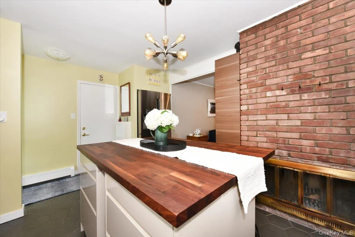 17 Woodpecker Lane, Hempstead, NY, 4 Bedrooms Bedrooms, 10 Rooms Rooms,2 BathroomsBathrooms,Residential,For Rent,Woodpecker,0,1056640 17 Woodpecker Lane, Hempstead, NY, 4 Bedrooms Bedrooms, 10 Rooms Rooms,2 BathroomsBathrooms,Residential,For Rent,Woodpecker,0,1056640