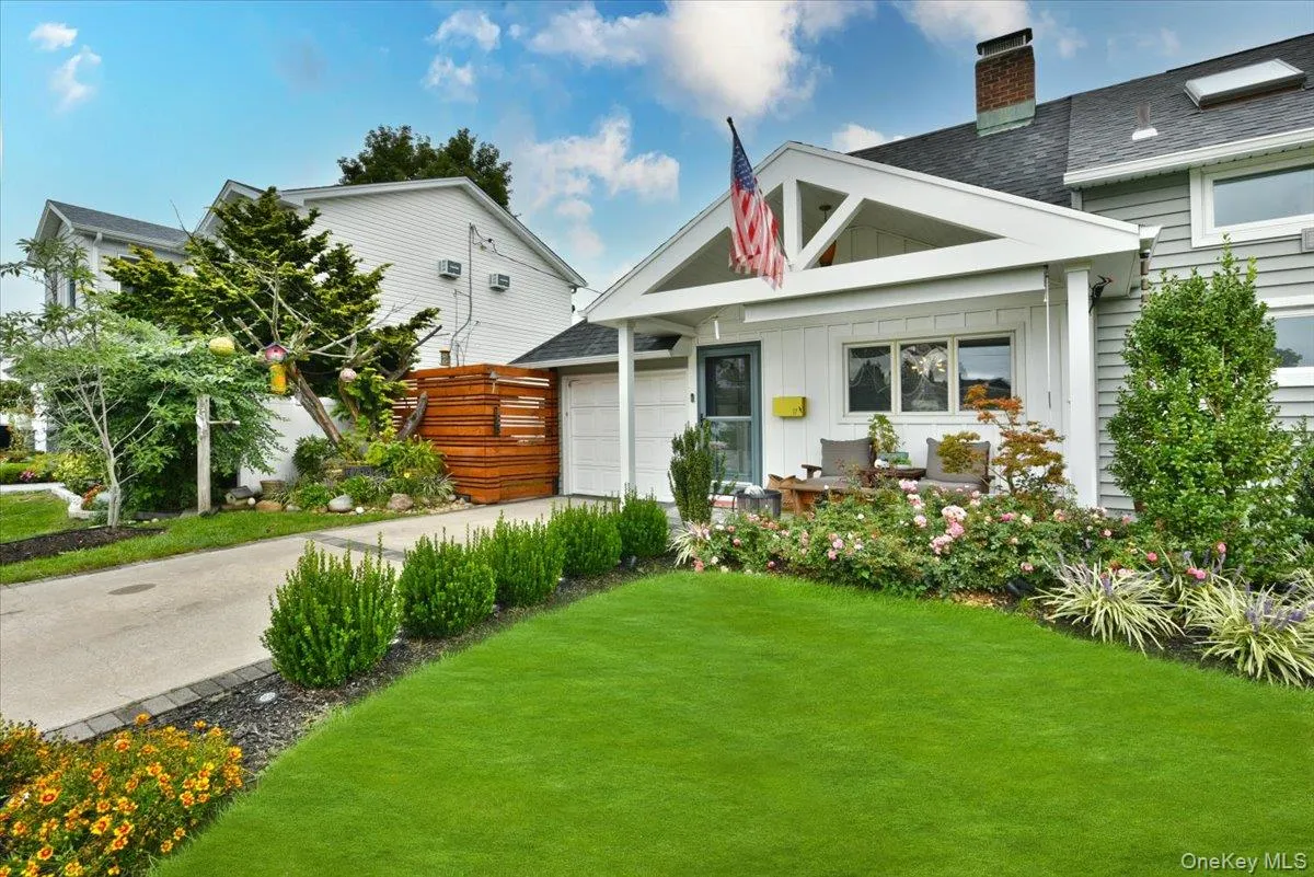 17 Woodpecker Lane, Hempstead, NY, 4 Bedrooms Bedrooms, 10 Rooms Rooms,2 BathroomsBathrooms,Residential,For Rent,Woodpecker,0,1056640 17 Woodpecker Lane, Hempstead, NY, 4 Bedrooms Bedrooms, 10 Rooms Rooms,2 BathroomsBathrooms,Residential,For Rent,Woodpecker,0,1056640