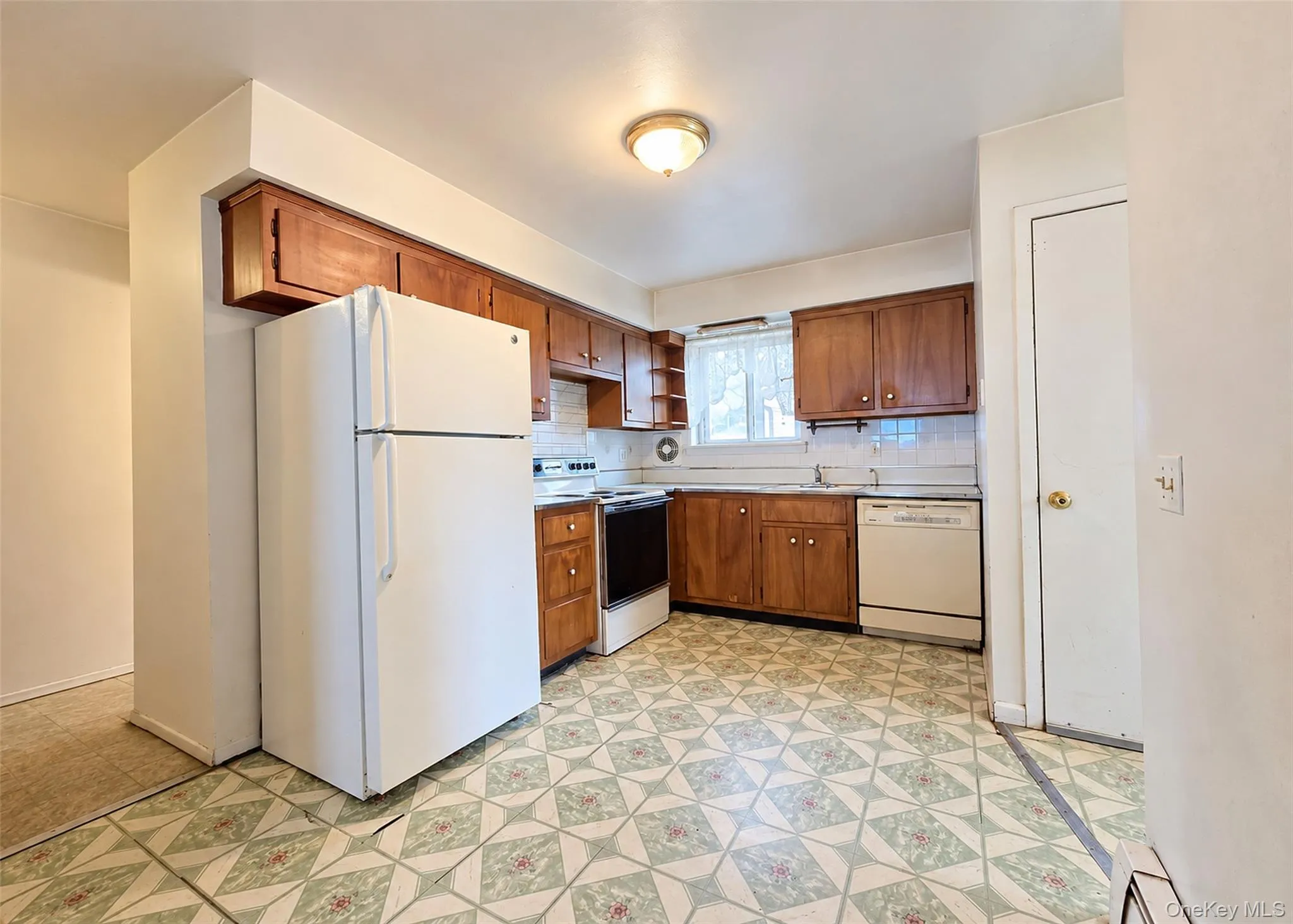 90 Robinwood Drive, Brookhaven, NY, 3 Bedrooms Bedrooms, 5 Rooms Rooms,1 BathroomBathrooms,Residential,For Rent,Robinwood,0,1056646 90 Robinwood Drive, Brookhaven, NY, 3 Bedrooms Bedrooms, 5 Rooms Rooms,1 BathroomBathrooms,Residential,For Rent,Robinwood,0,1056646