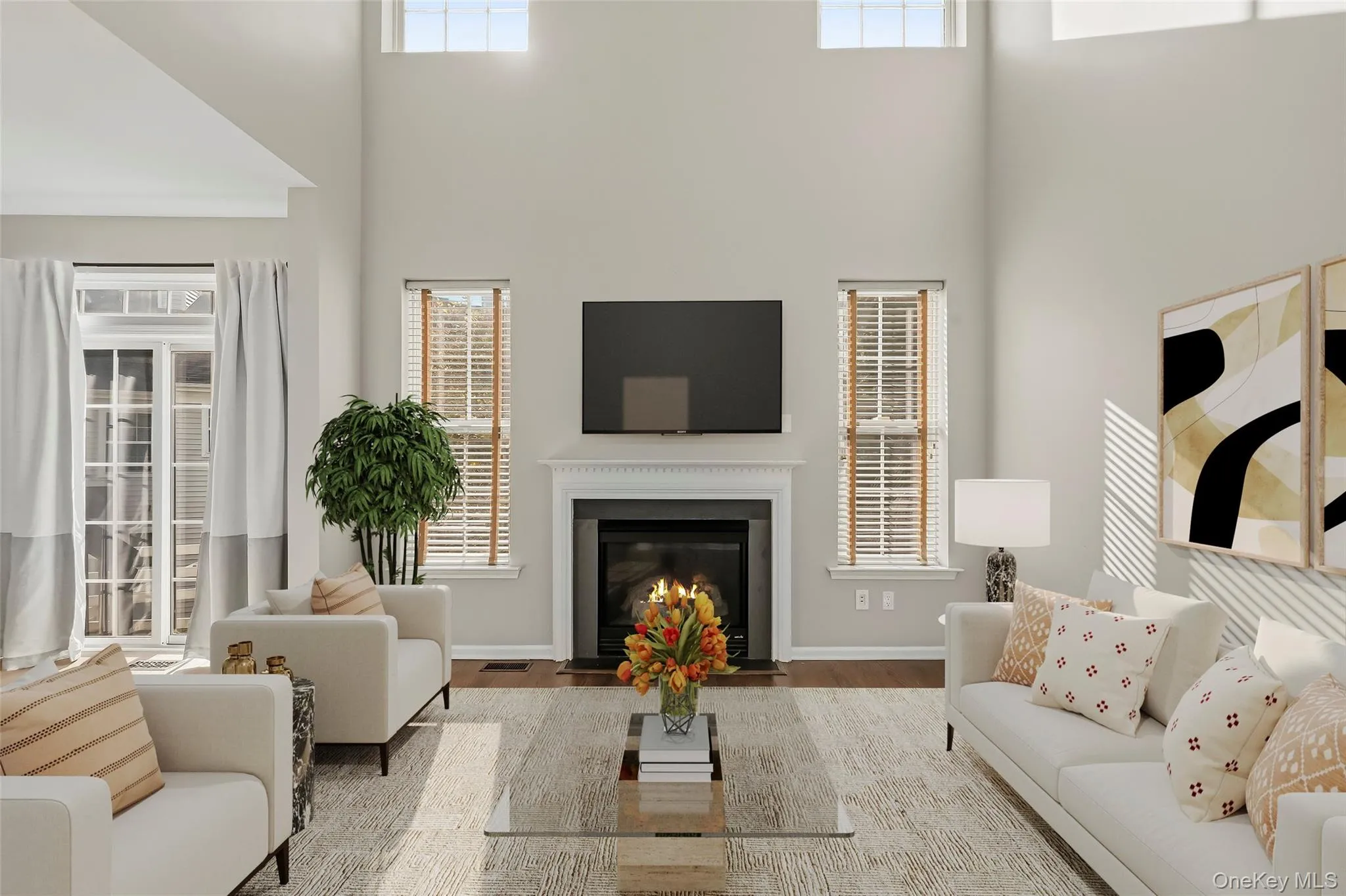 This room has been virtually staged This room has been virtually staged
