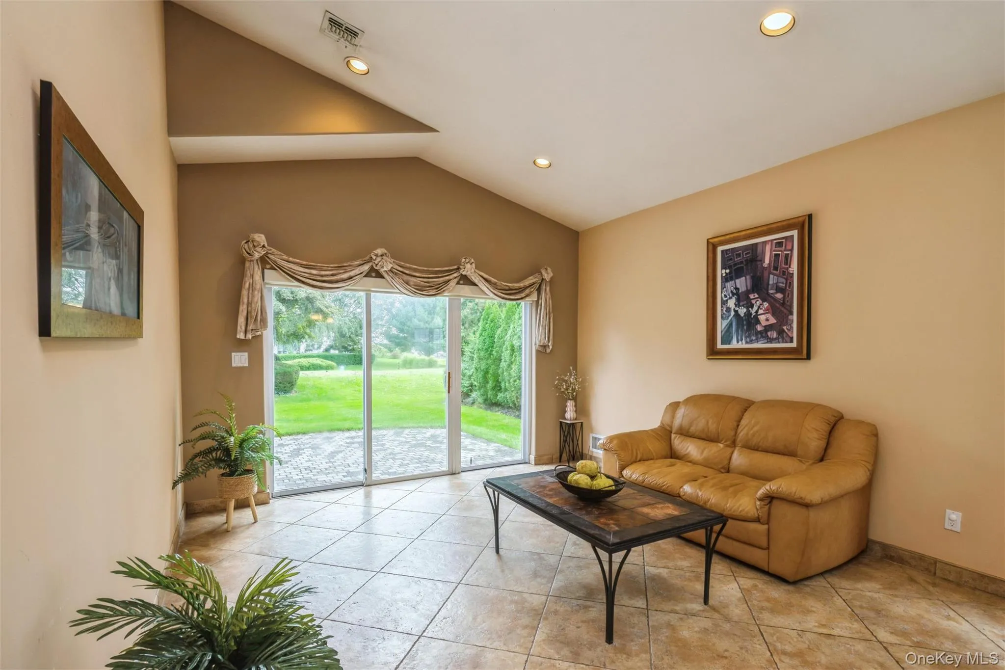 Family Room w/Sliders to Paver Patio Family Room w/Sliders to Paver Patio