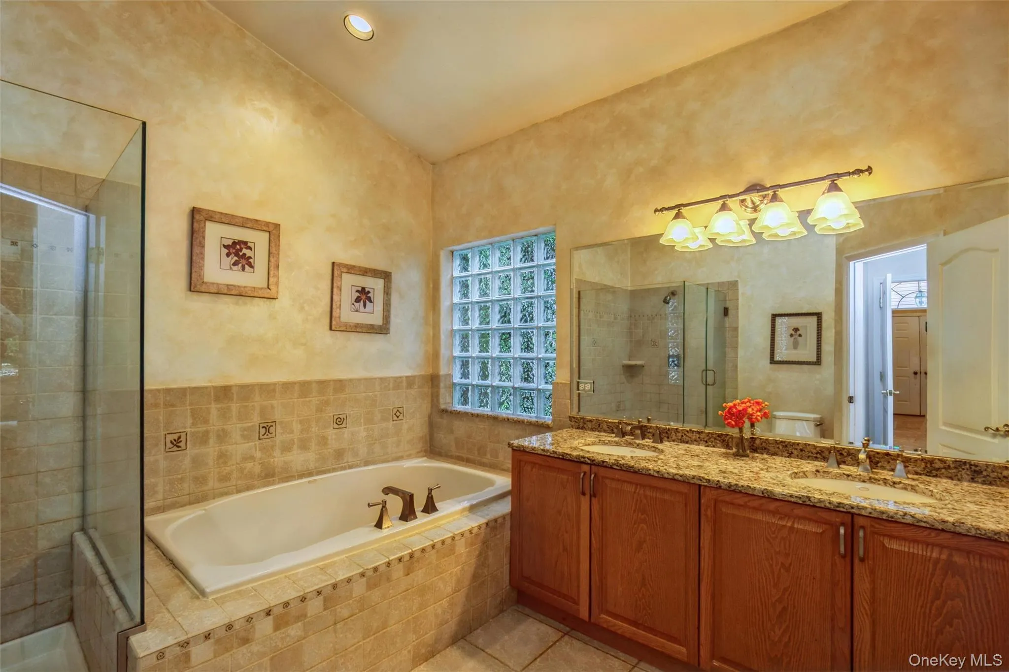 Primary Bath w/Double Vanity & Granite Countertop Primary Bath w/Double Vanity & Granite Countertop
