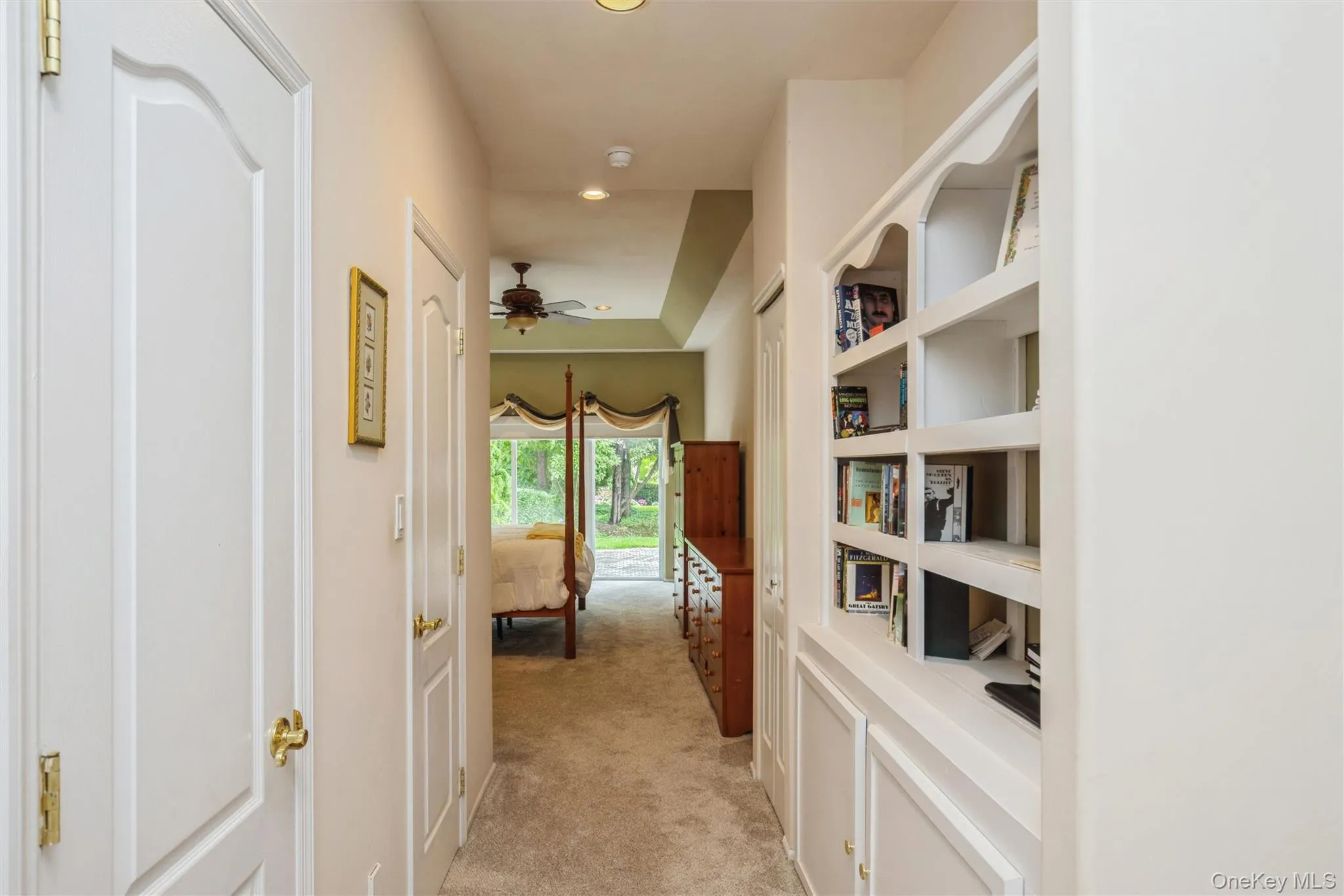 Built-ins to entry of Primary Bedroom Built-ins to entry of Primary Bedroom